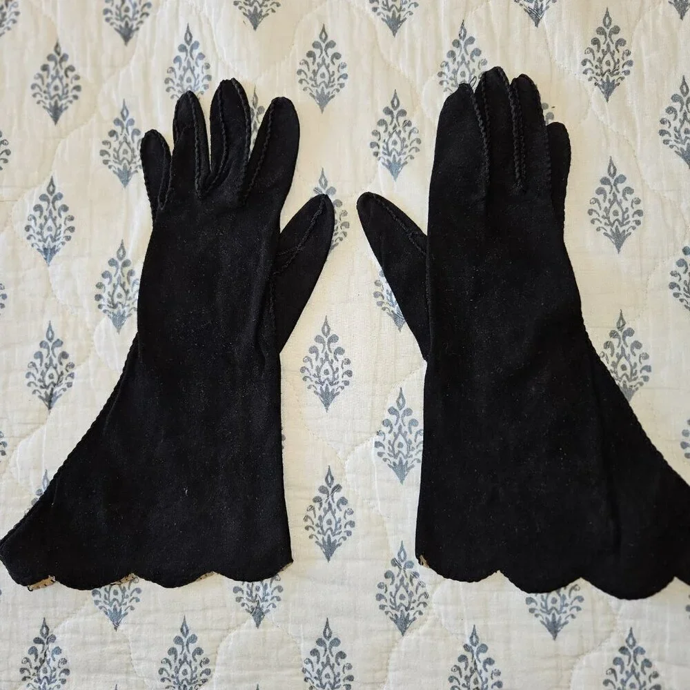Vintage Juliette Black Suede Opera Gloves Scalloped Edge Formal Evening 6.5